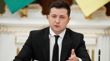 Mujer es multada por decir que Zelenski es bonito