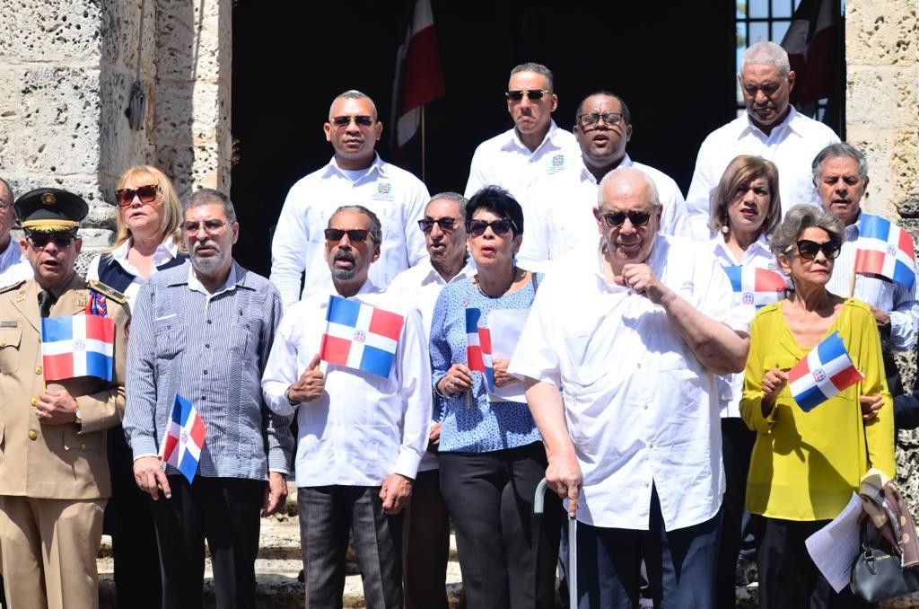 Efemérides Patrias llama a recordar la Revolución de Abril trabajando con honradez y patriotismo