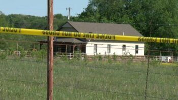 Encuentran 7 cuerpos en la busqueda de dos jovencitas desaparecidas en Oklahoma
