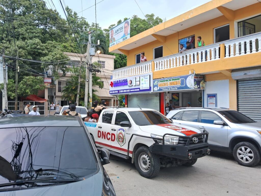 DNCD Sigue Ataque Contra el Microtrafico en Sectores de Santo Domingo Oeste
