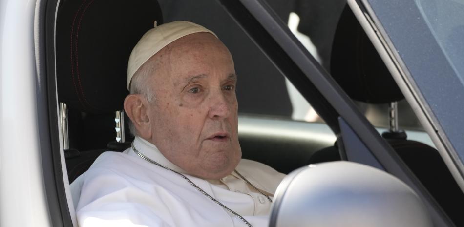 El Papa sale del hospital luego de operación