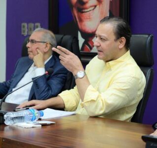 Abel y técnicos PLD avanzan acciones y metas de Programa de Gobierno; siembra esperanza en población abandonada por PRM