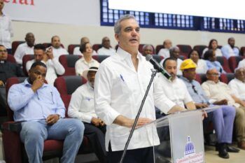 Presidente Abinader concluye jornada de actividades