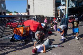 La “calle de zombies” en Estados Unidos conmociona al mundo