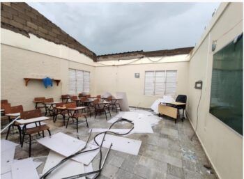 Tornado afecta Colegio Salesiano en Mao ventarrón arranca el techo