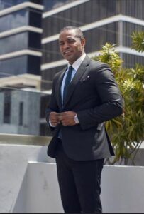 Fernando Ramirez asume equipo de fútbol “Los Halcones” y presenta campamento de verano