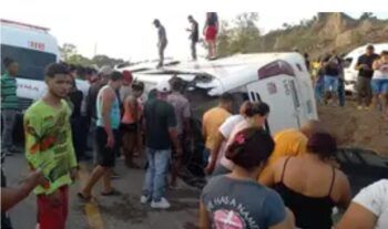 Mas de 40 heridos tras accidente de autobús en La Vega