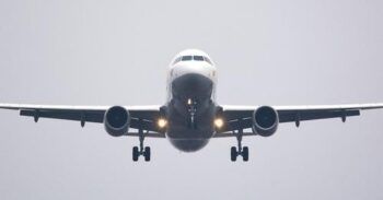 Muere mujer en pleno vuelo de España a Argentina