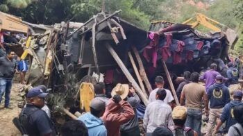 27 muertos y 17 heridos tras accidente de autobús en México