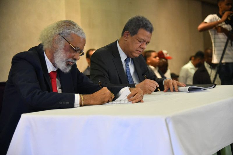 Leonel y Hubieres firman pacto de alianza electoral para el 2024