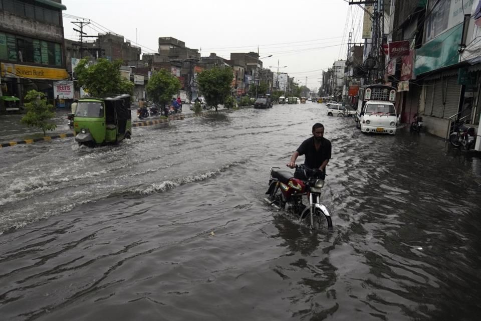 Inundaciones dejan 44 muertos en Afganistán y Pakistán