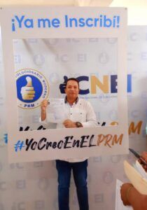 Socratín logra 41 candidaturas conjunta a su inscripción y 55.8% en encuesta