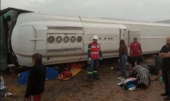 Ocho muertos y varios heridos tras accidente de autobús en México