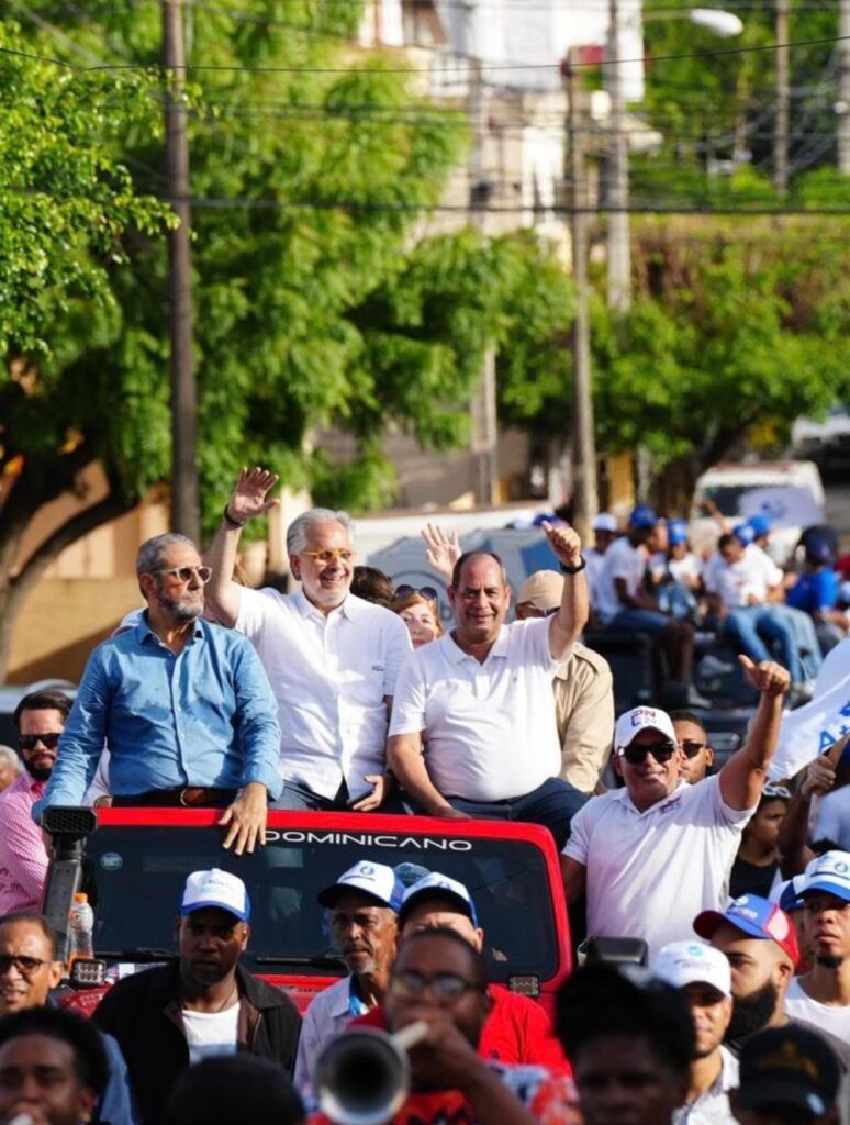 Alberto Atallah recorre sector Los Kilometros