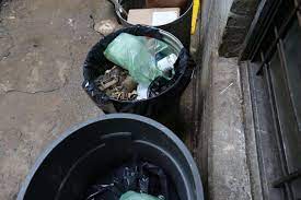 Encuentran cadáver en bolsa de basura en Queens