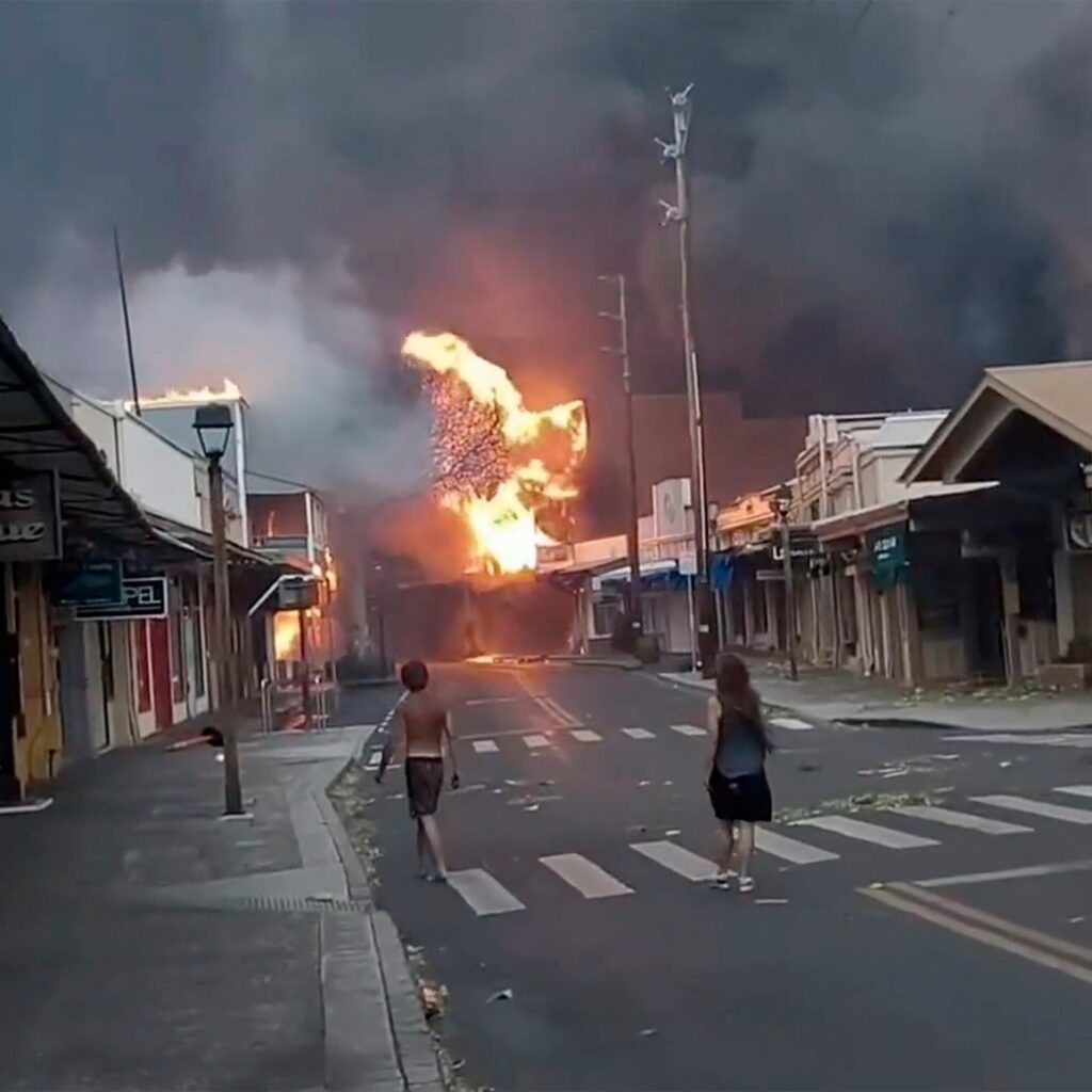 Al menos 36 muertos y miles de evacuados por incendios en Hawái