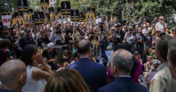 Actores y guionistas en huelga en Nueva York