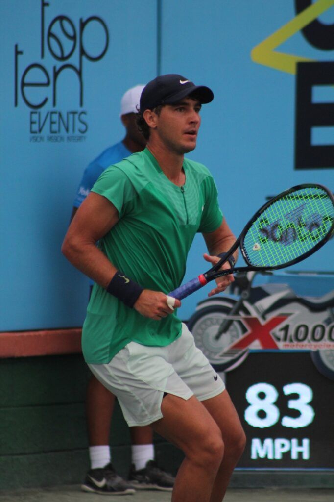 Meligeni supera a Bertran RD Open 2023; esta noche busca SF de dobles