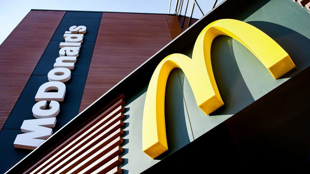 Matan joven tras pelea por salsa agridulce en McDonald’s