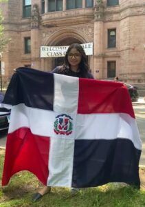 Joven dominicana becada en Universidad de Yale agradece al presidente Luis Abinader y vicepresidenta Raquel Peña por su apoyo