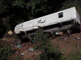 Hay dominicanos entre pasajeros de autobús accidentando que dejó al menos 18 muertos en México