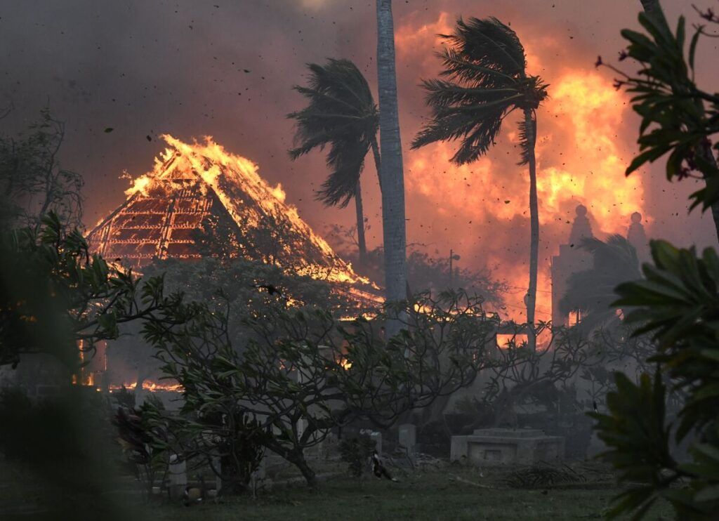 Suben a 93 los muertos en Hawai