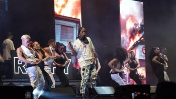 Rochy RD proclama «La vuelta es Dios» en un Palacio de los Deportes lleno de sus seguidores