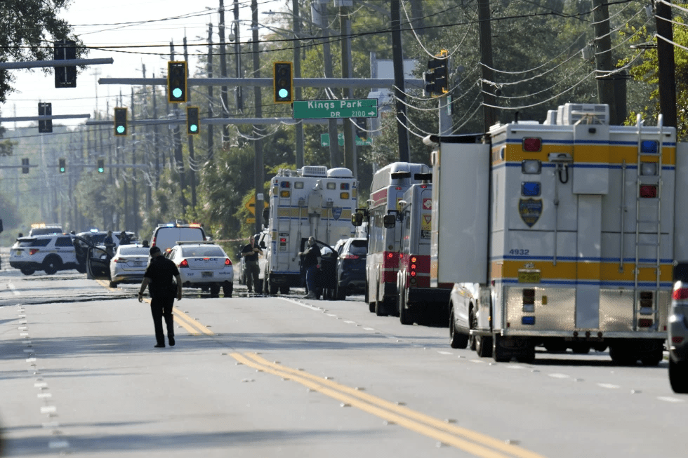 Varios muertos tras tiroteo en tienda de Jacksonville 