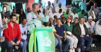 Leonel acusa al gobierno de intentar que fracasen los alcaldes que no se les venden