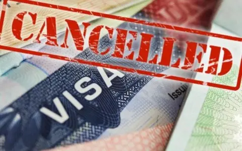 Cuáles son los motivos de cancelación de una visa americana?