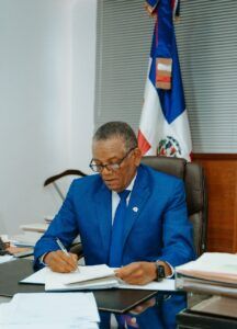 Migración explica haitiano que murió en celda no fue detenido ni estaba bajo la custodia de la institucion al momento de su deceso; pide a medios hacer la aclaracion de lugar