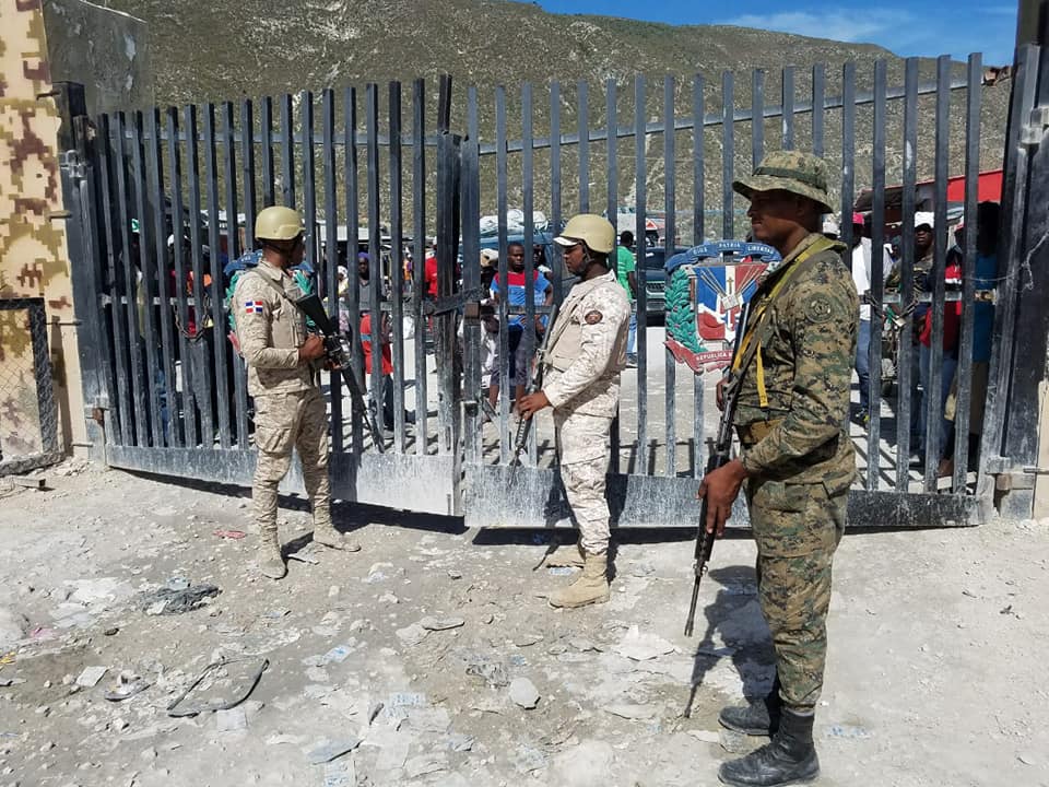 Abinader dispone cierre de la frontera y suspende visado a haitianos