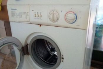 Joven salva a su madre de morir electrocutada pero el muere