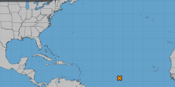 Vigilan sistema en el Atlántico con posibilidad de convertirse en ciclón