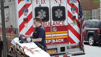 Muere hombre tras chocar ambulancia que lo llevaba al hospital