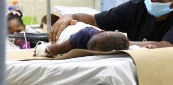 Sociedad de Pediatría asegura la situación del dengue está «muy difícil»
