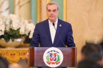 Presidente Luis Abinader destaca aumento del consumo de leche de producción nacional en el desayuno escolar