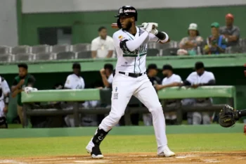 Estrellas frenan al Escogido al vencerlo 11 por dos