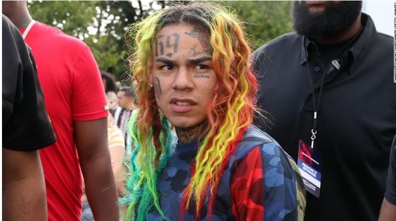 Arrestan a Tekashi tratando de salir del país