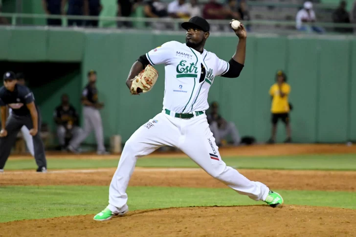 Estrellas vencen a Águilas por segunda noche corrida 