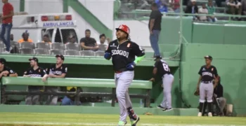 Leones apalean a las Estrellas