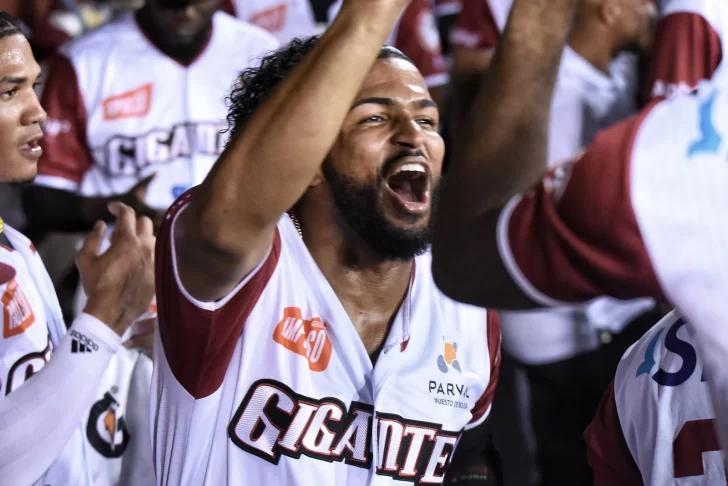 Gigantes blanquearon al Licey