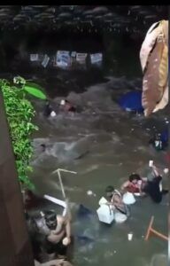 Mueren dos mujeres tras crecida repentina de Rio Fula