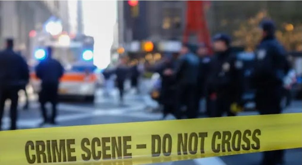 Encuentran tres muertos en apartamento de NY