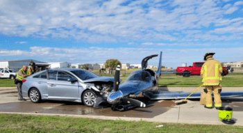Avioneta choca contra automóvil durante aterrizaje en Texas