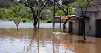 Ya son 2.501 los evacuados por inundaciones en Uruguay