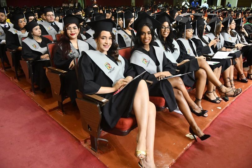 Universidad Católica de Santo Domingo gradúa a 482 nuevos profesionales