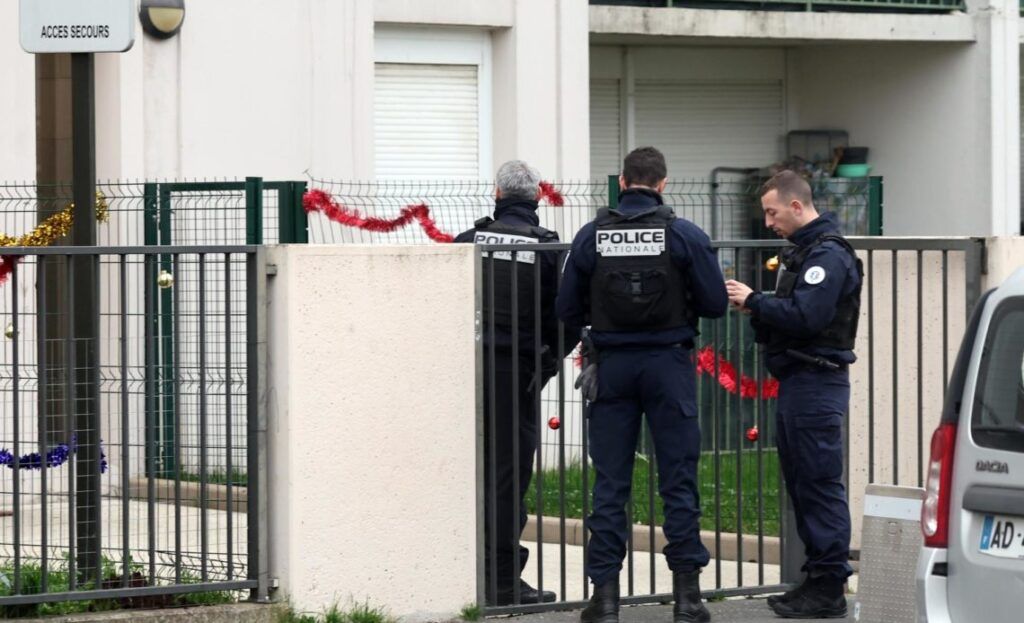 Hombre mata su esposa y sus cuatro hijos en Francia