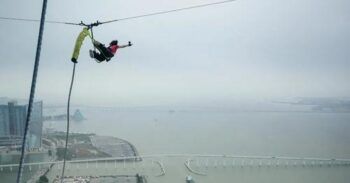 Pagó 350 dólares para hacer el salto en bungee más alto del mundo y murió