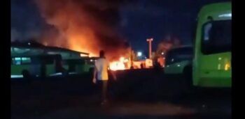 Se registra incendio en depósito de la OMSA ubicada en SDE
